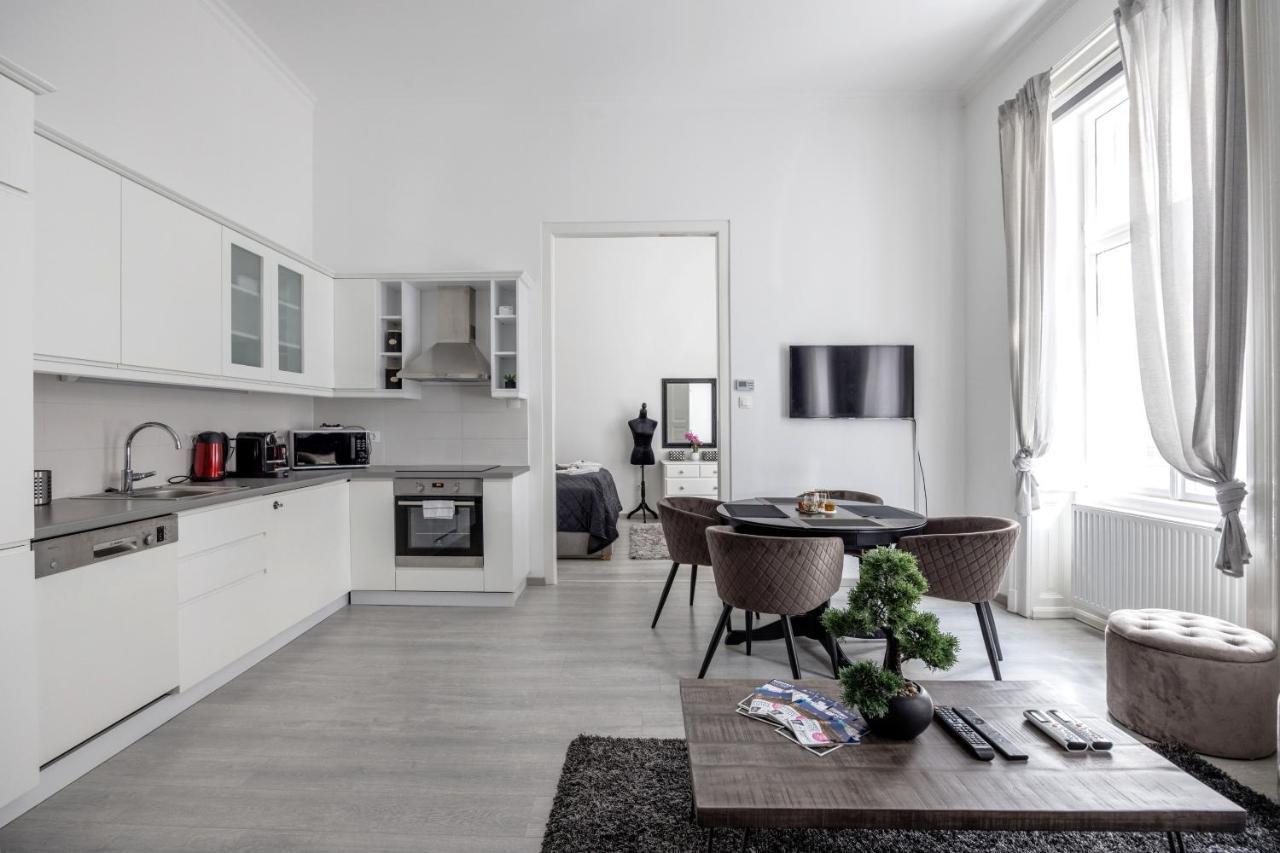 Mystic Dreamy Apartment Будапеща Екстериор снимка